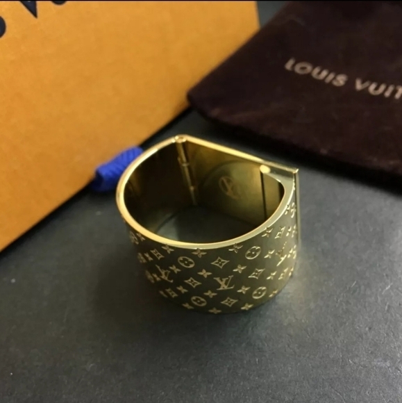Louis Vuitton Accessories - Louis Vuitton Monogram Textile Brooch Gold Tone Scarf Ring